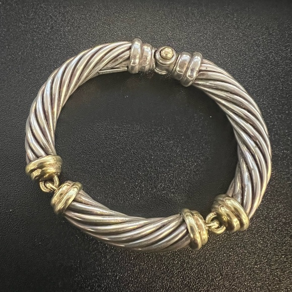 David Yurman 10mm Cable Bracelet with 3 sections. RETIRED AND RARE find! 🤍 💛 - Picture 1 of 15